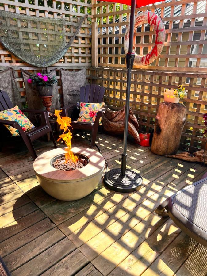 Hôtel Seas The Day House 5 Star Hottub Pets Bbq Fire Premier Location à Gibsons Extérieur photo