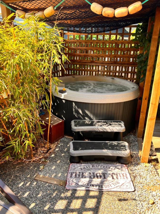 Hôtel Seas The Day House 5 Star Hottub Pets Bbq Fire Premier Location à Gibsons Extérieur photo